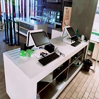 國萬超市收銀進(jìn)銷存系統(tǒng)是一款針對(duì)中小型超市及POS收銀行業(yè)的店面銷售管理系統(tǒng)軟件，其中包含商店管理、超市POS前臺(tái)收銀銷售管理，自助結(jié)算臺(tái)管理、手機(jī)網(wǎng)上商城預(yù)訂系統(tǒng)、條形碼商品管理,倉庫管理、商品出入庫管理,盤點(diǎn)管理,倉庫庫存管理，超市營收財(cái)務(wù)統(tǒng)計(jì)管理系統(tǒng),超市日月年報(bào)表系統(tǒng),設(shè)計(jì)與打印系統(tǒng)等功能模塊。